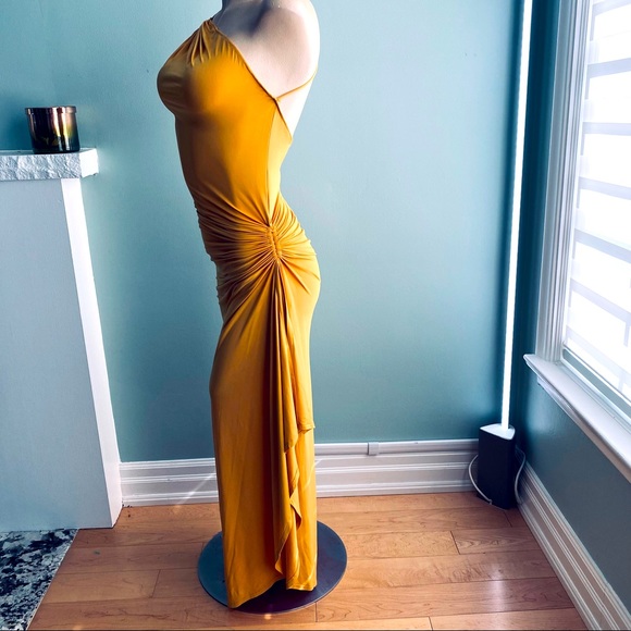 Sexy Mustard-tone One Shoulder Gown Size S - Picture 3 of 6